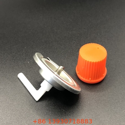 แฮนด์คลิปแก๊สบูเทนสีดําที่มีเส้นเข้า CGA 600